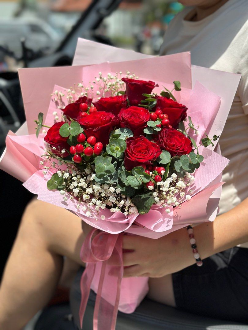 9 Stalks Rose Bouquet