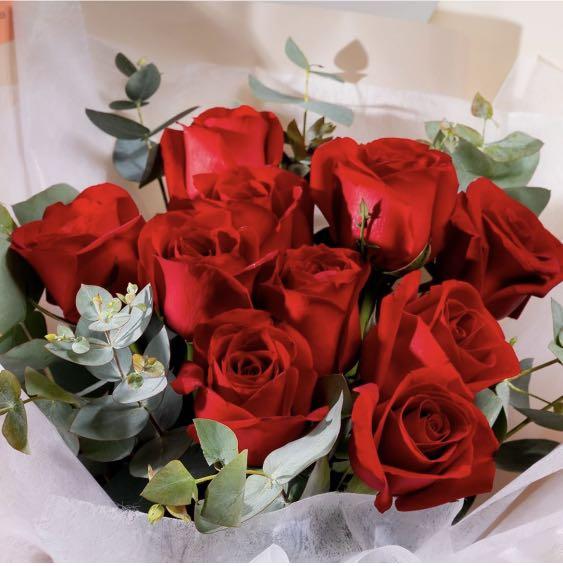 9 Stalks Rose Bouquet