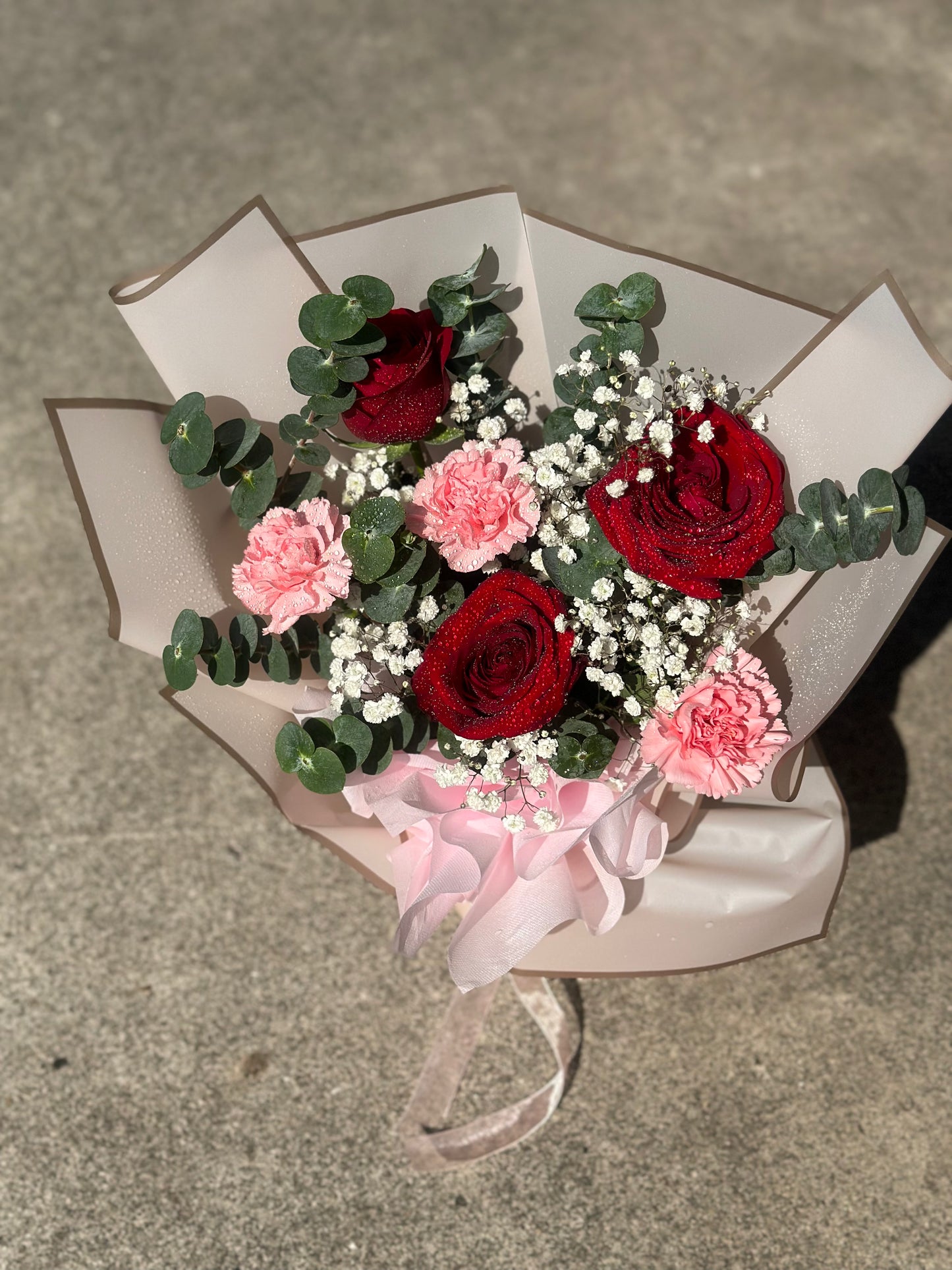 Korean-Style Mixed 6 Stalks Red Roses Pink Carnation Hand Bouquet