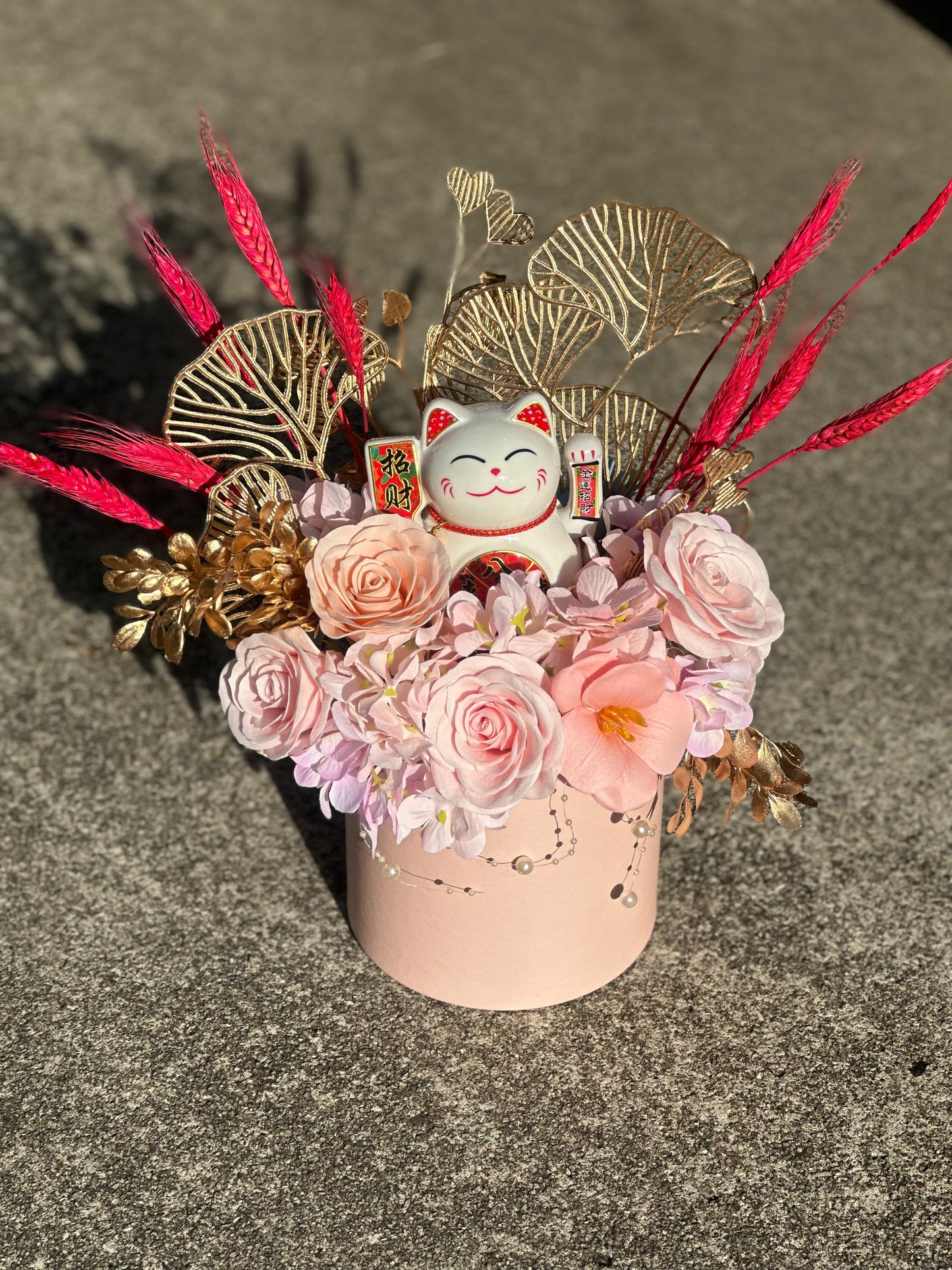 "Lucky Charm" Fortune Cat Preserved Flower Box Arrangement