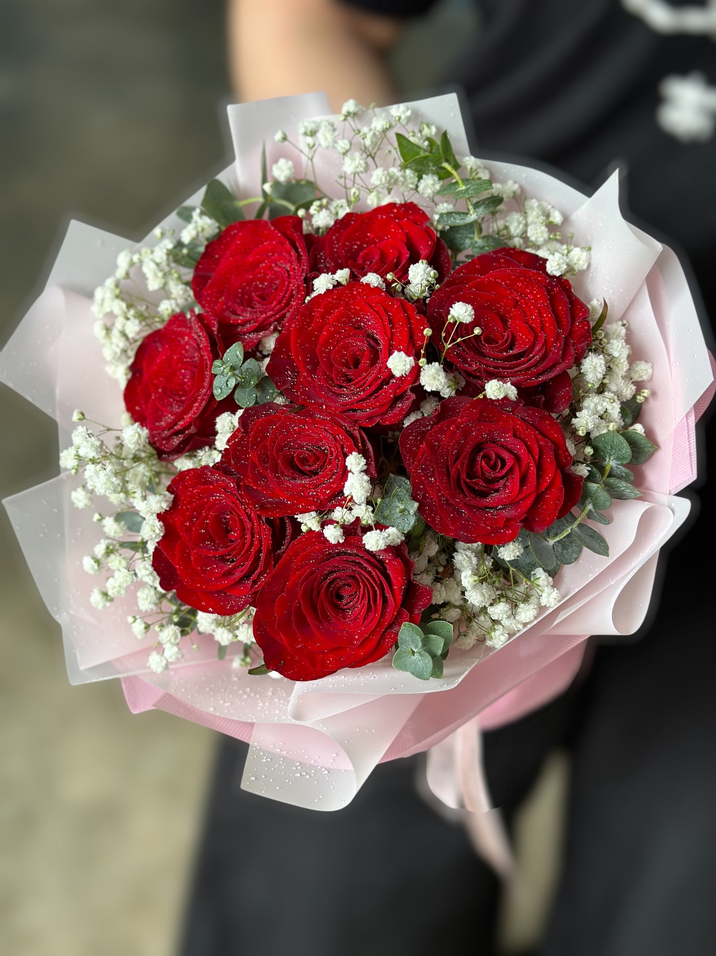 Premium 9 Stalks Roses Round Arrangement Bouquet