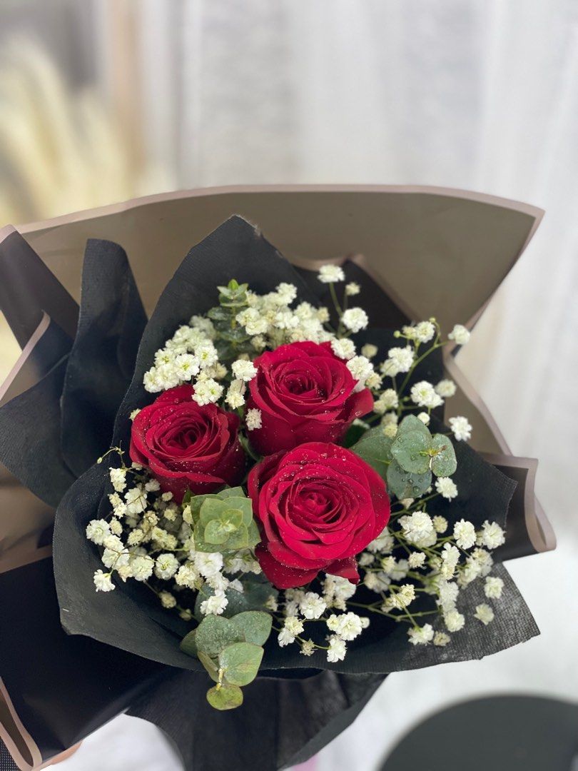 Classic Fresh Roses Bouquet