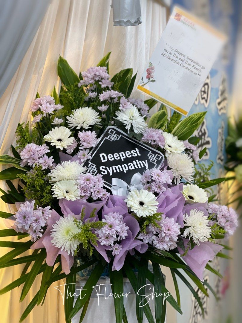 Empathy Fresh Flower Condolence Stand