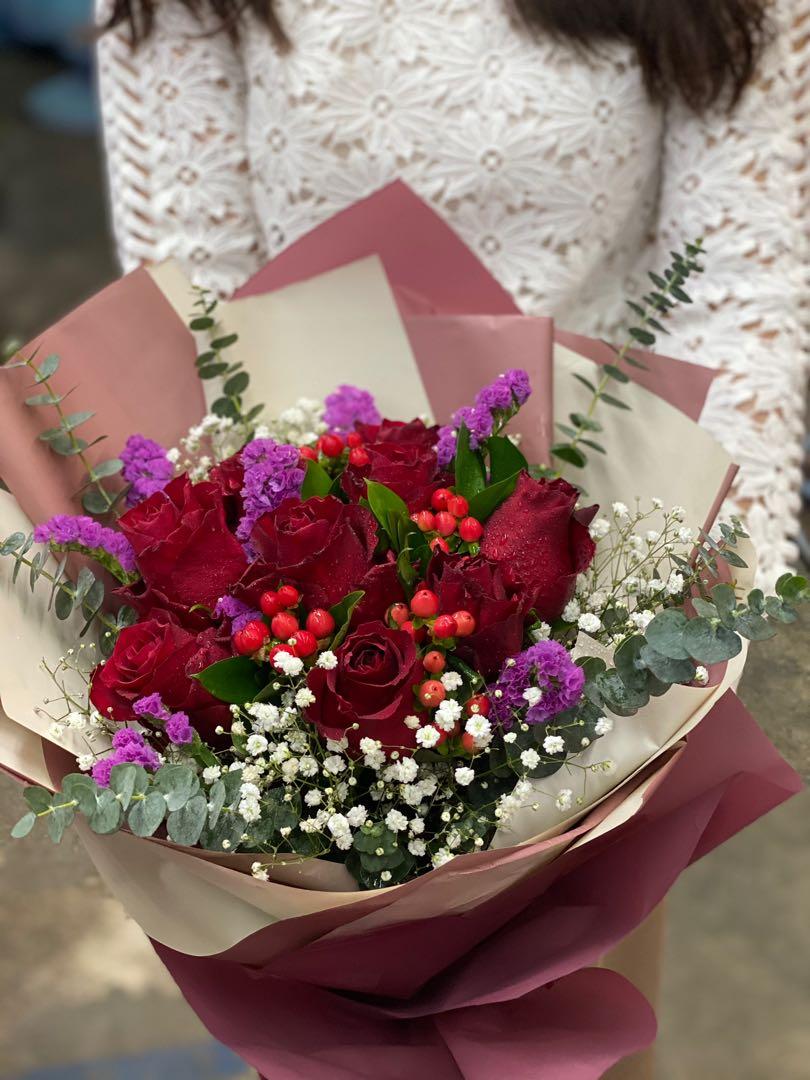 Premium Red Roses Bouquet