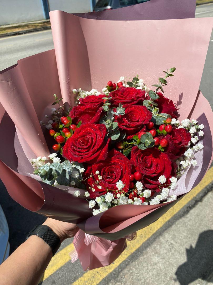 Premium Red Roses Bouquet
