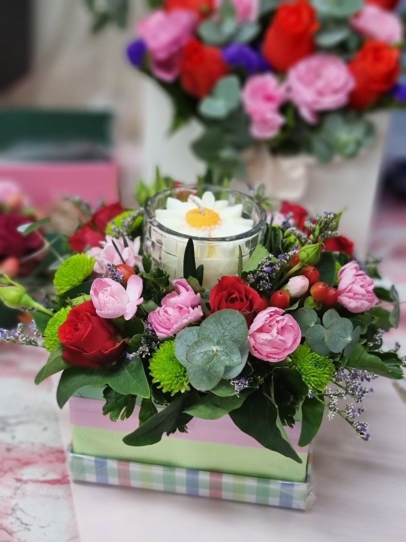 Valentines Day Special Candle Flower Box