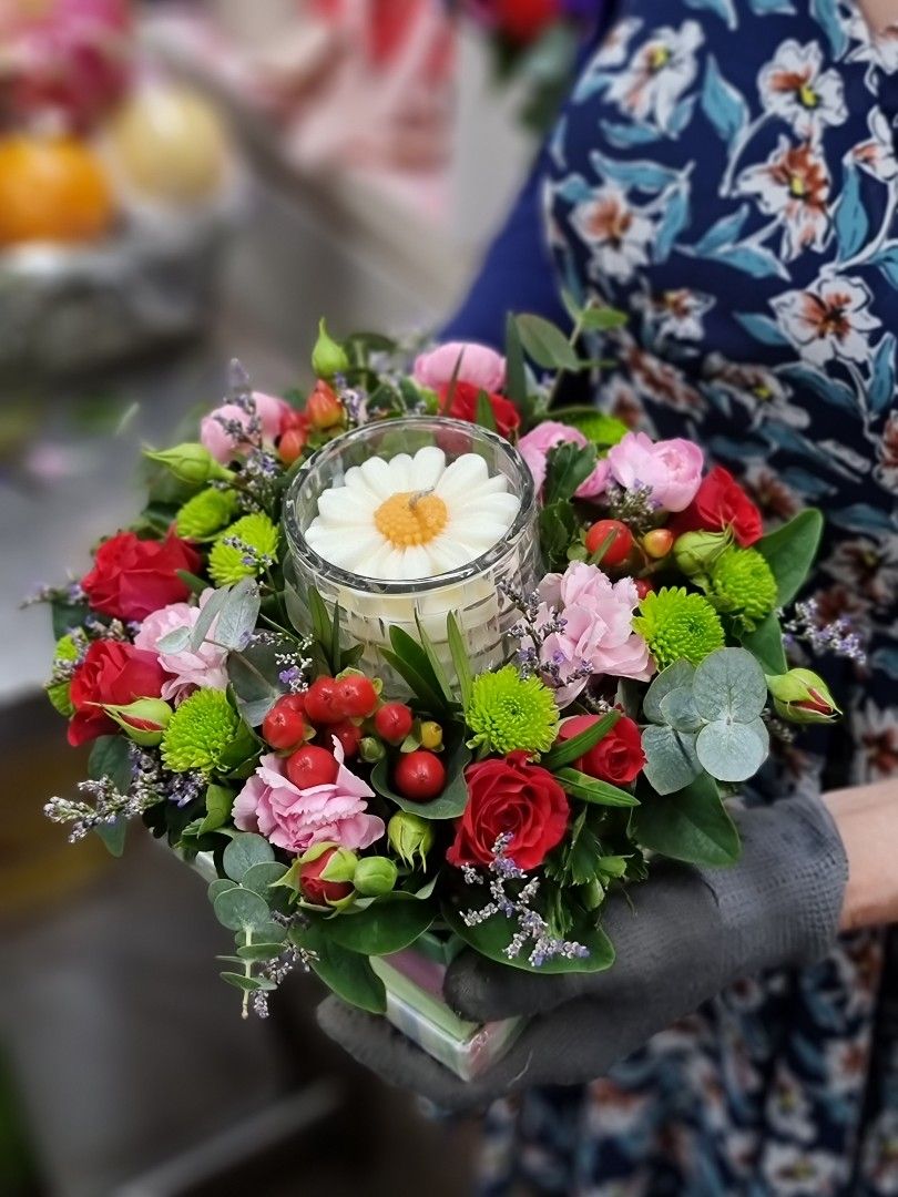 Valentines Day Special Candle Flower Box