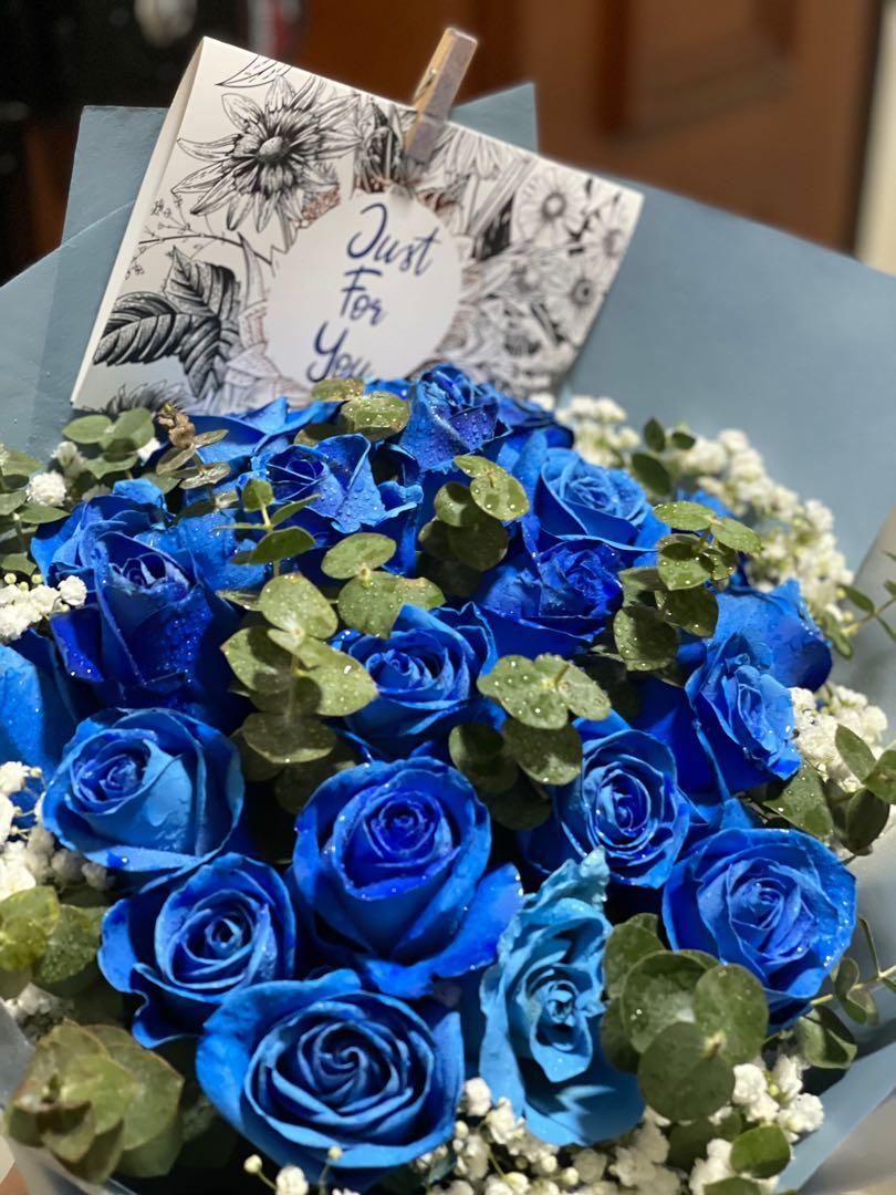 20 Stalks Blue Roses Bouquet