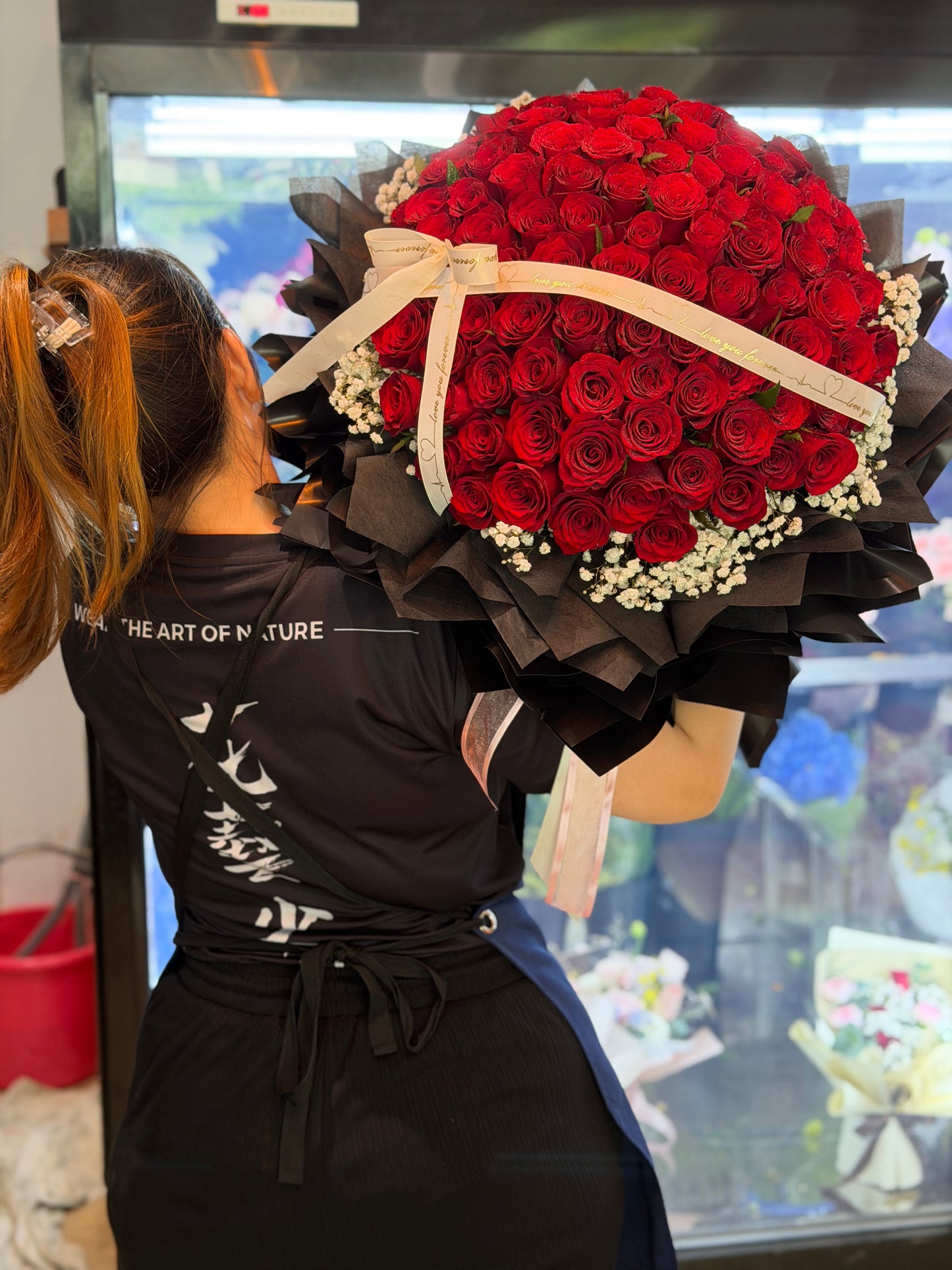 QX 06 - Premium 99 Fresh Roses Bouquet