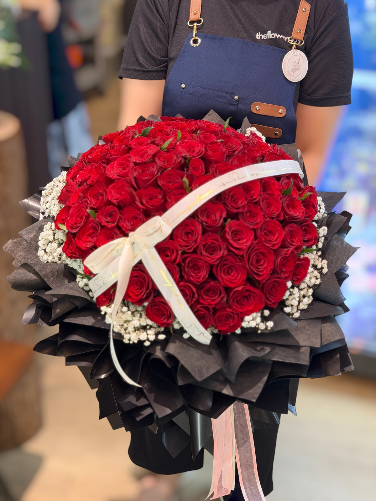 QX 06 - Premium 99 Fresh Roses Bouquet