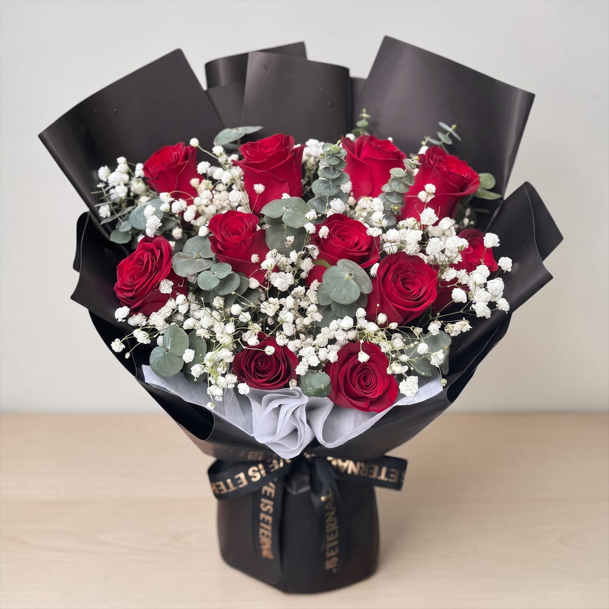Classic 12 Premium Fresh Roses Bouquet